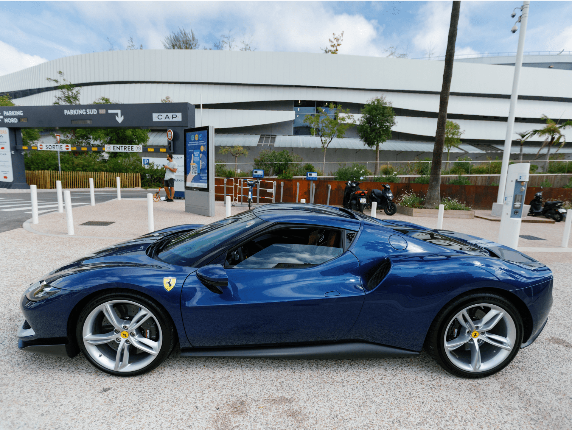 FERRARI 296 GTB